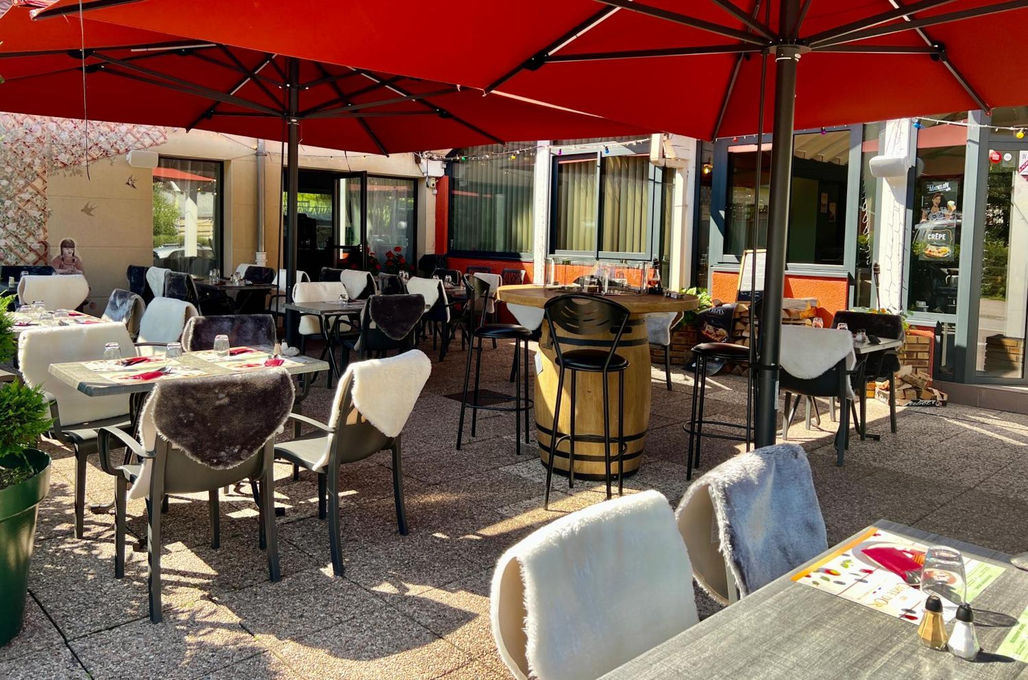 Logis Hotel, Chalets Et Restaurant Les Chatelmines La Bresse Exterior photo