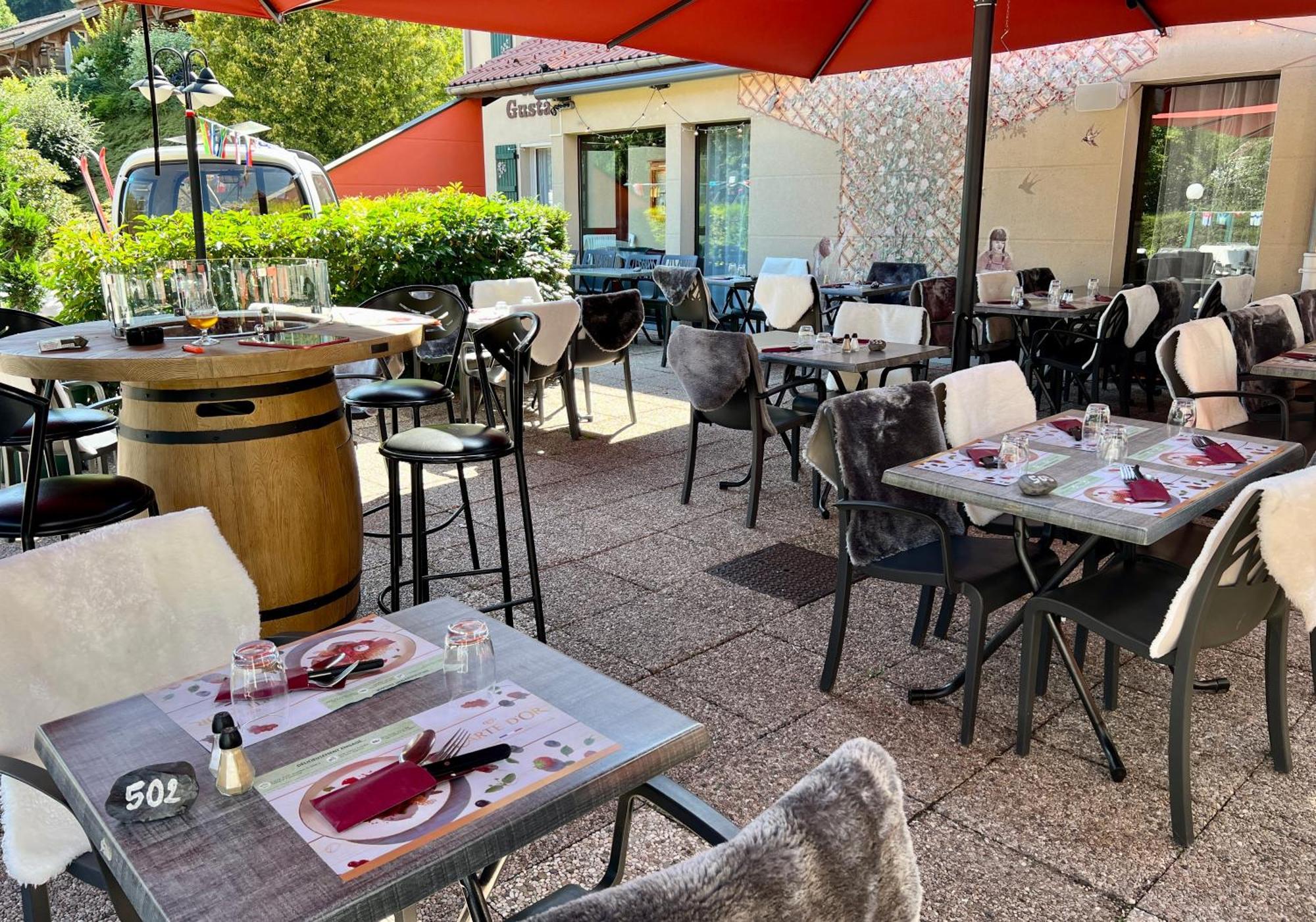 Logis Hotel, Chalets Et Restaurant Les Chatelmines La Bresse Exterior photo