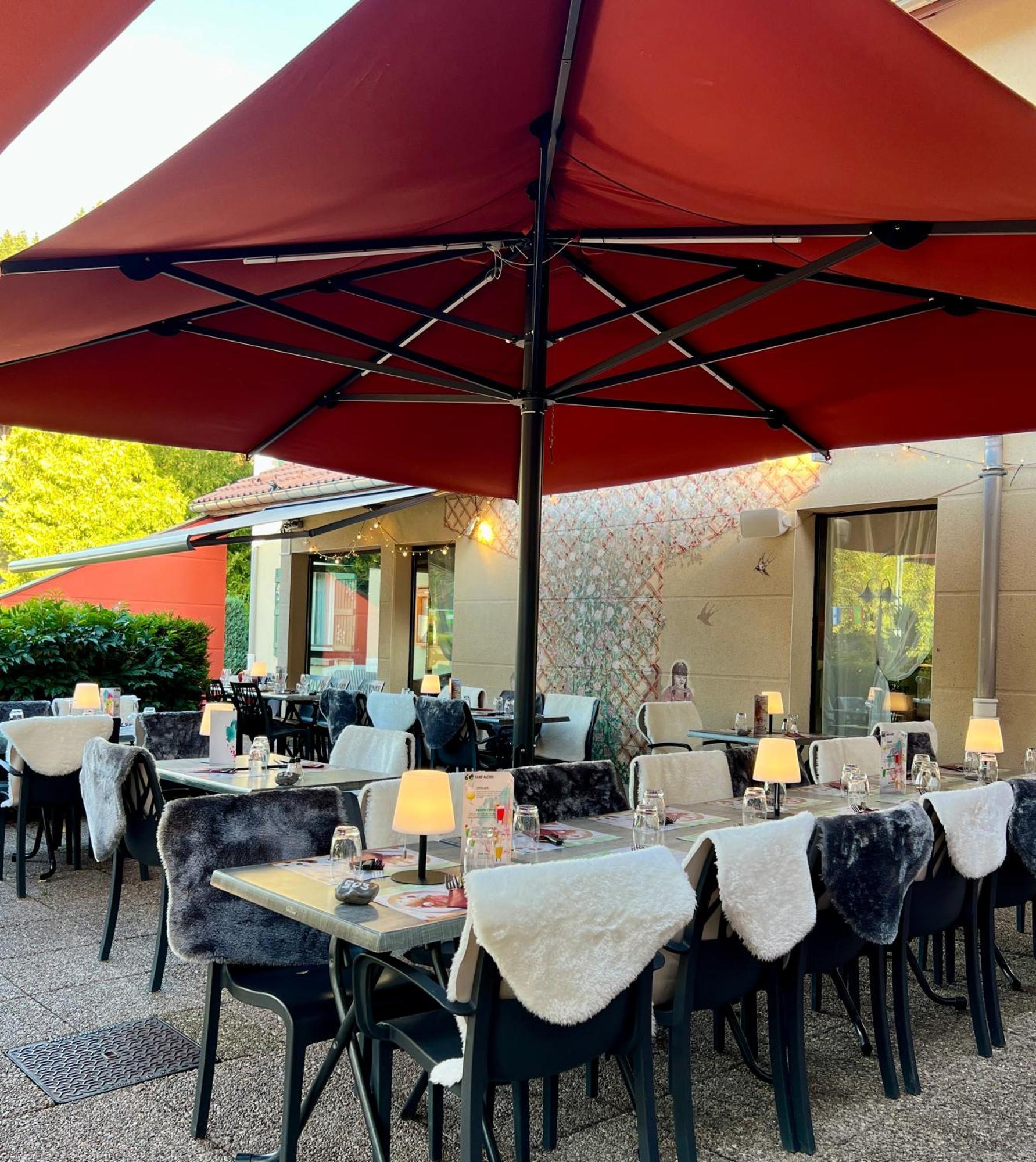 Logis Hotel, Chalets Et Restaurant Les Chatelmines La Bresse Exterior photo