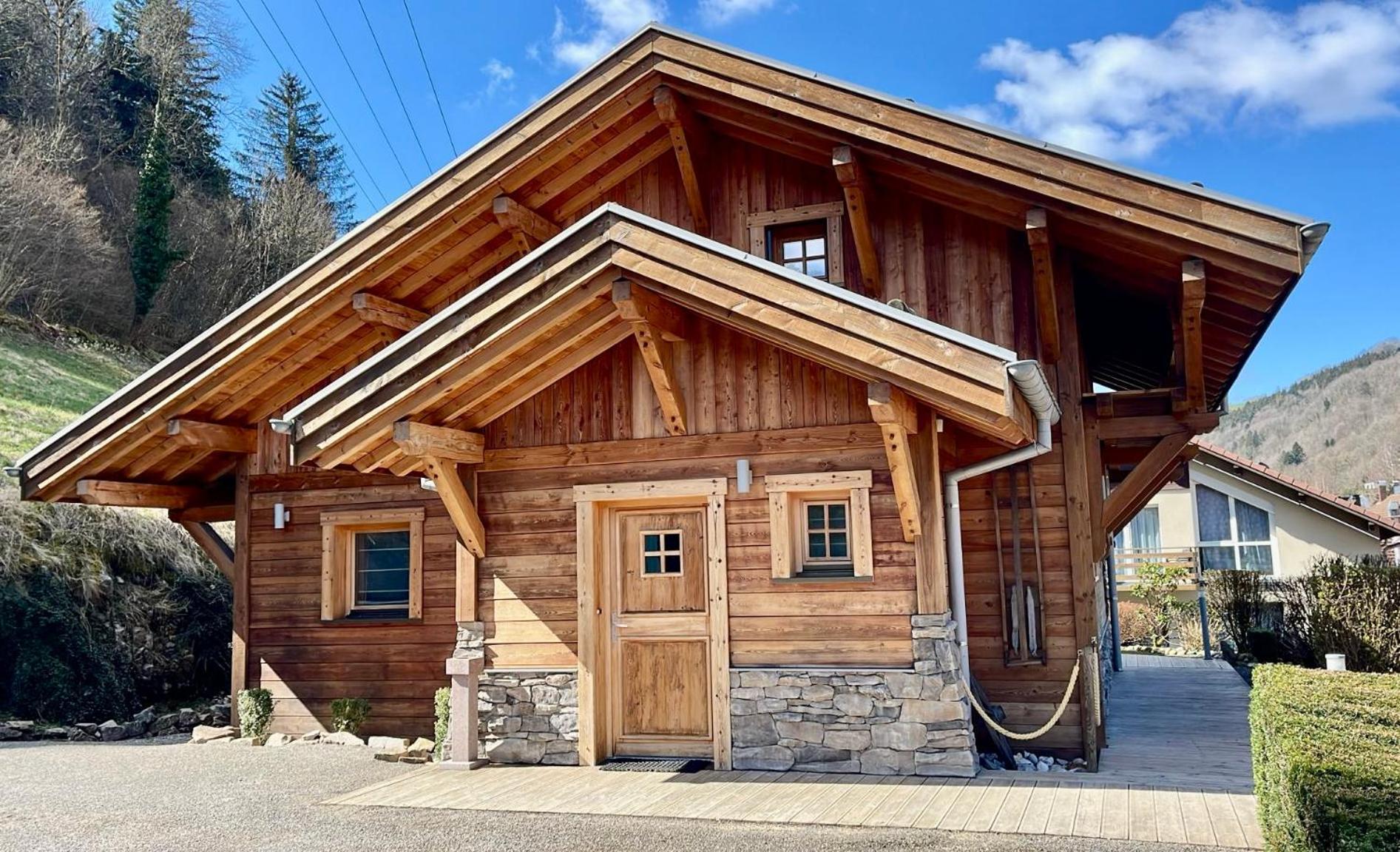 Logis Hotel, Chalets Et Restaurant Les Chatelmines La Bresse Exterior photo